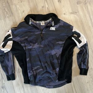 Pink Camo sweatshirt w zip